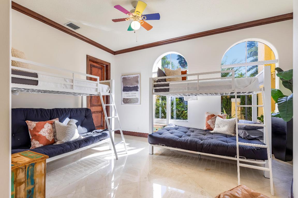 TROPIC ISLE - Residential