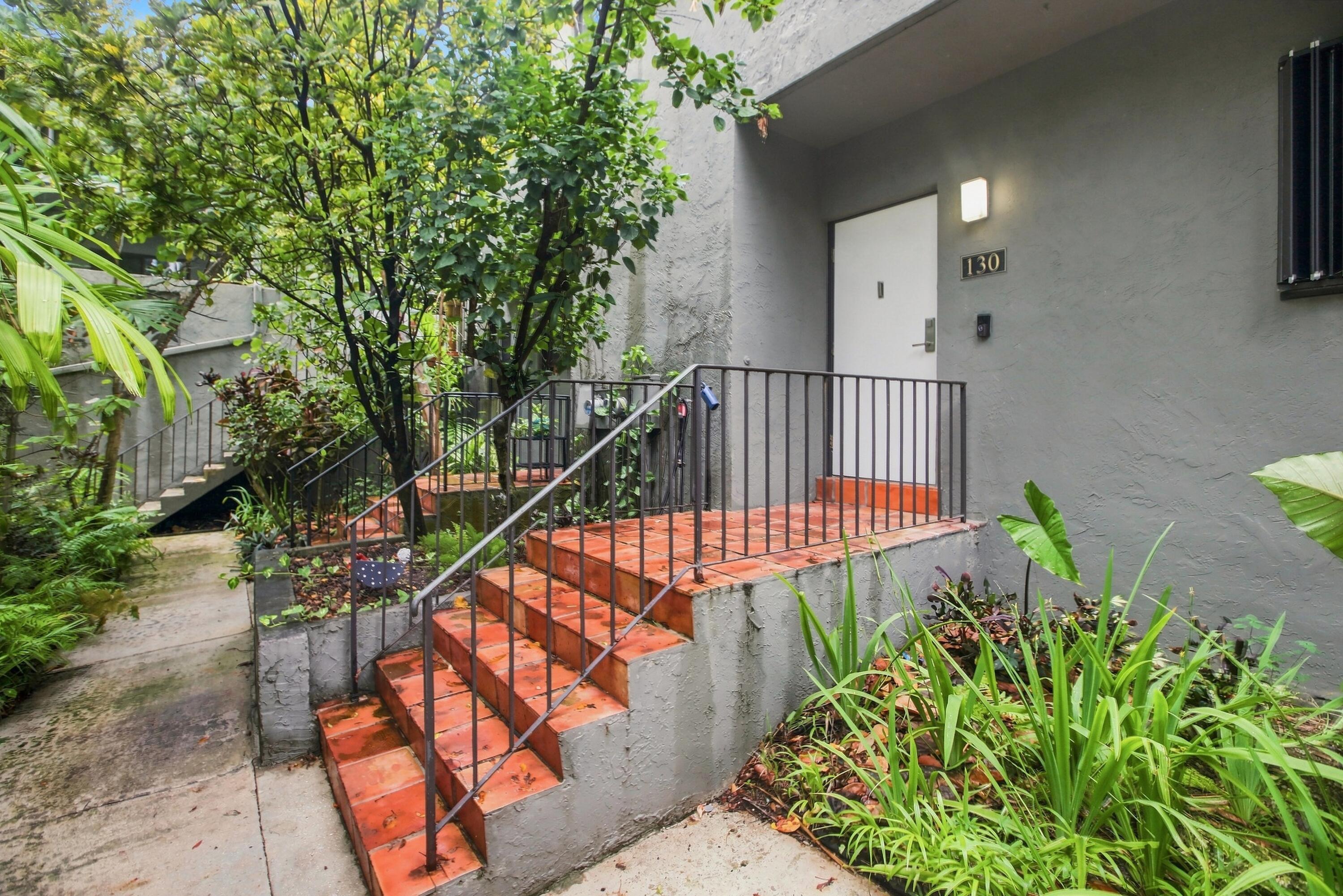 980 NW N River Drive 30