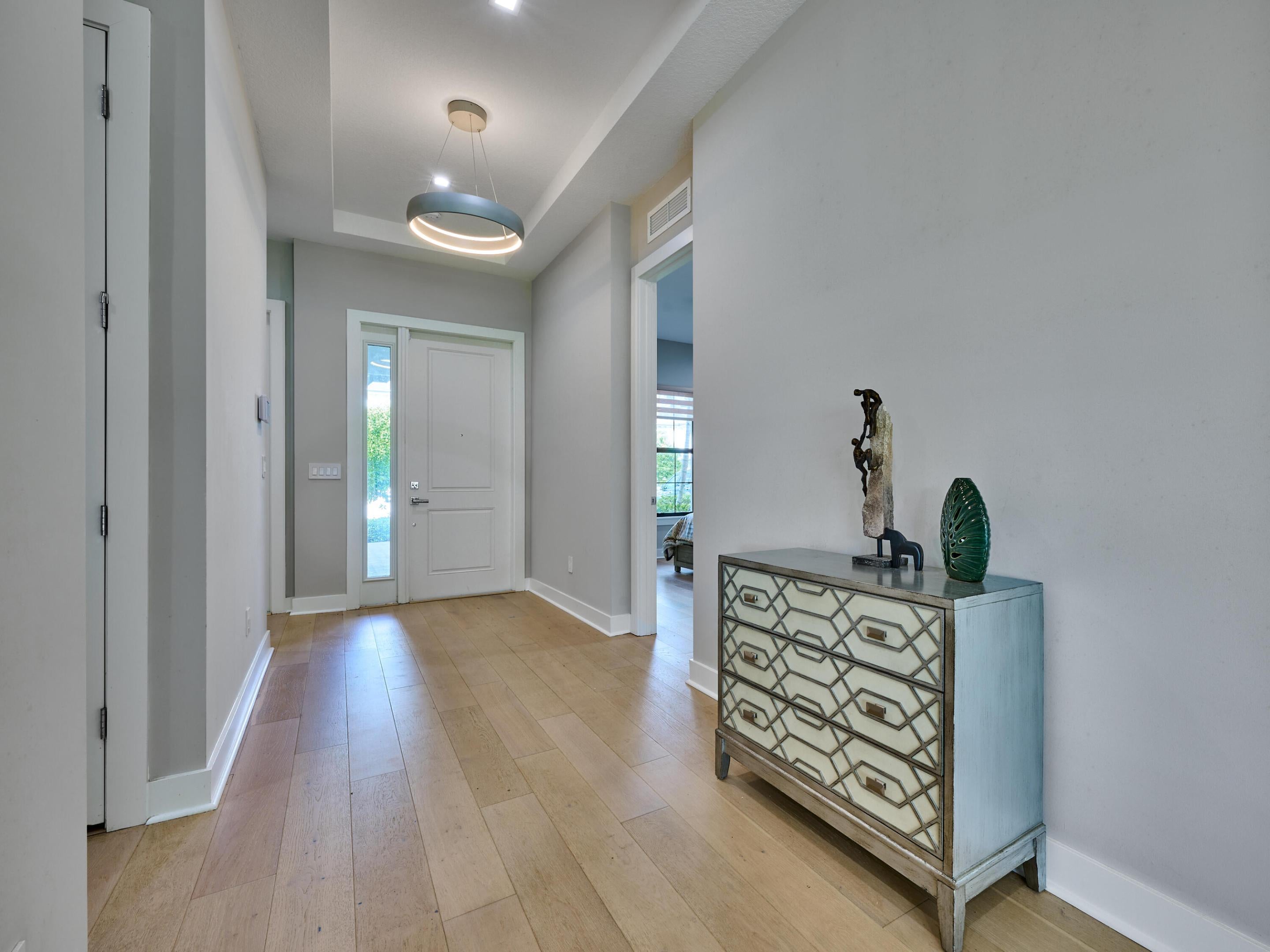 2807 GIN BERRY Way