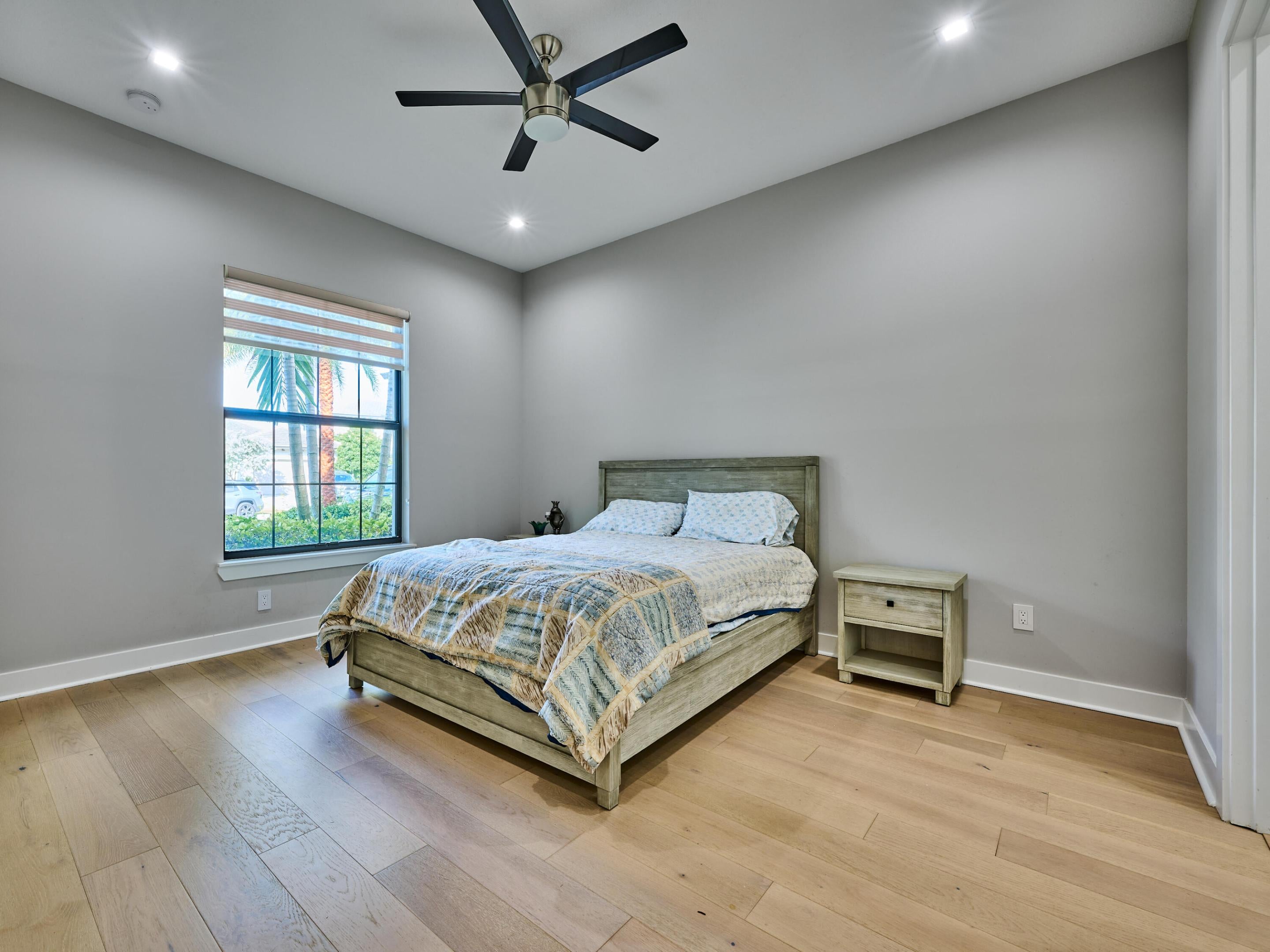 2807 GIN BERRY Way