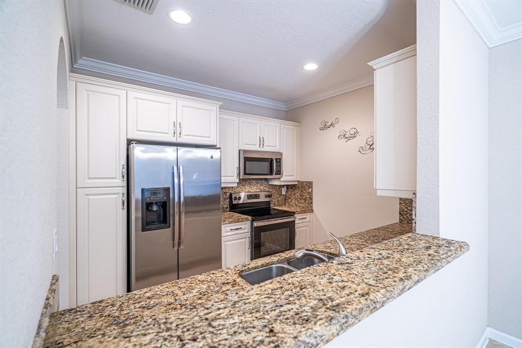 COLONY RESERVE - Residential Lease