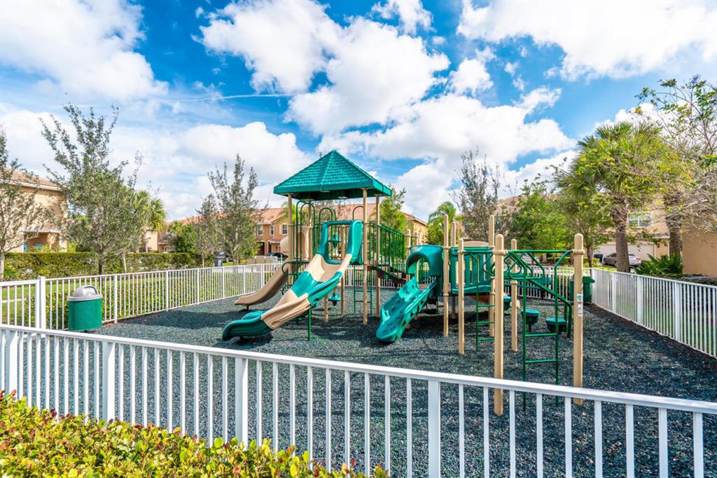 COLONY RESERVE - Residential Lease