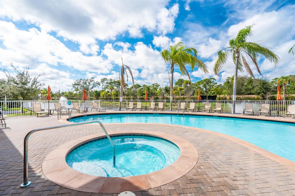 COLONY RESERVE - Residential Lease