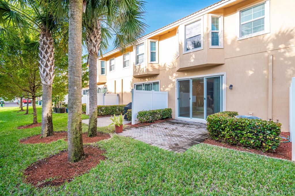 COLONY RESERVE - Residential Lease