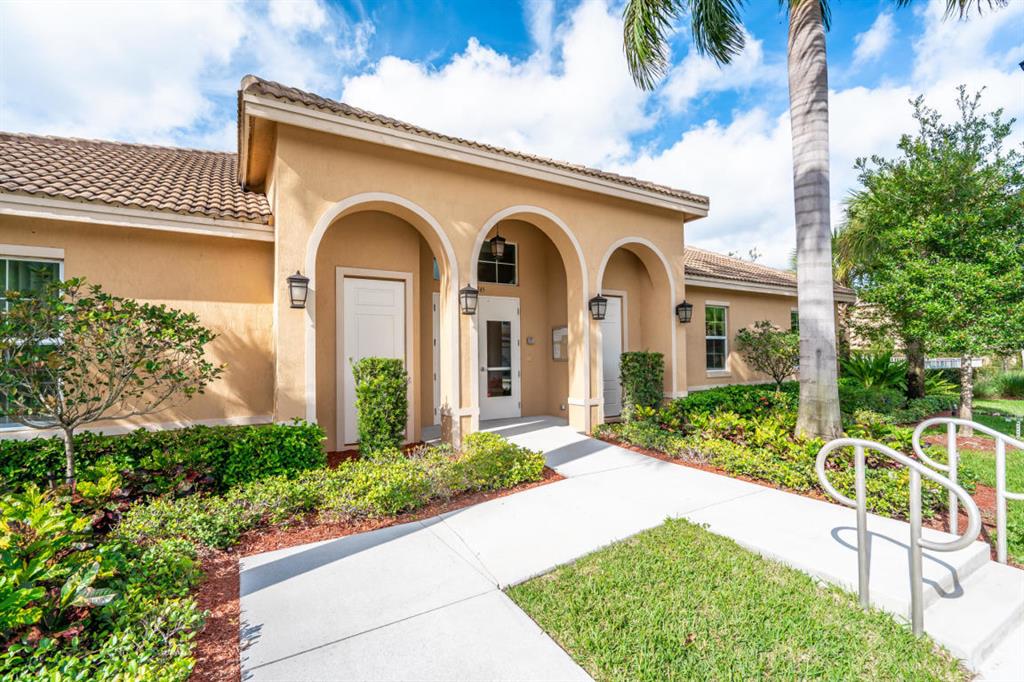 COLONY RESERVE - Residential Lease