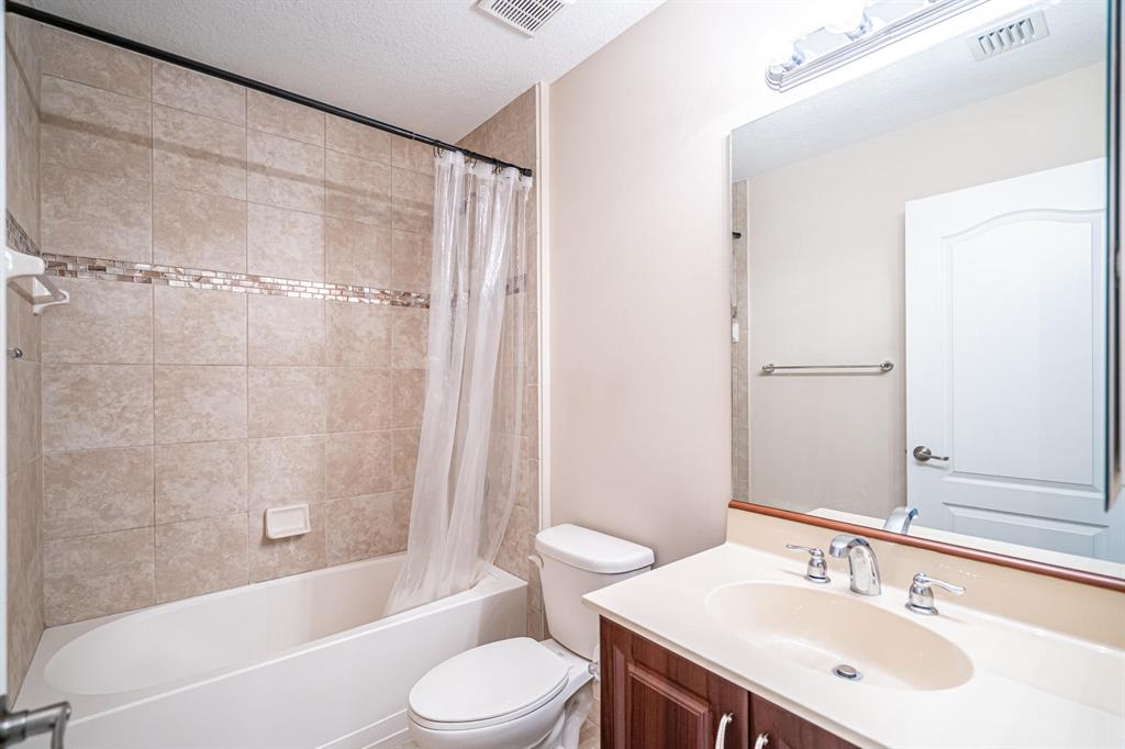 COLONY RESERVE - Residential Lease