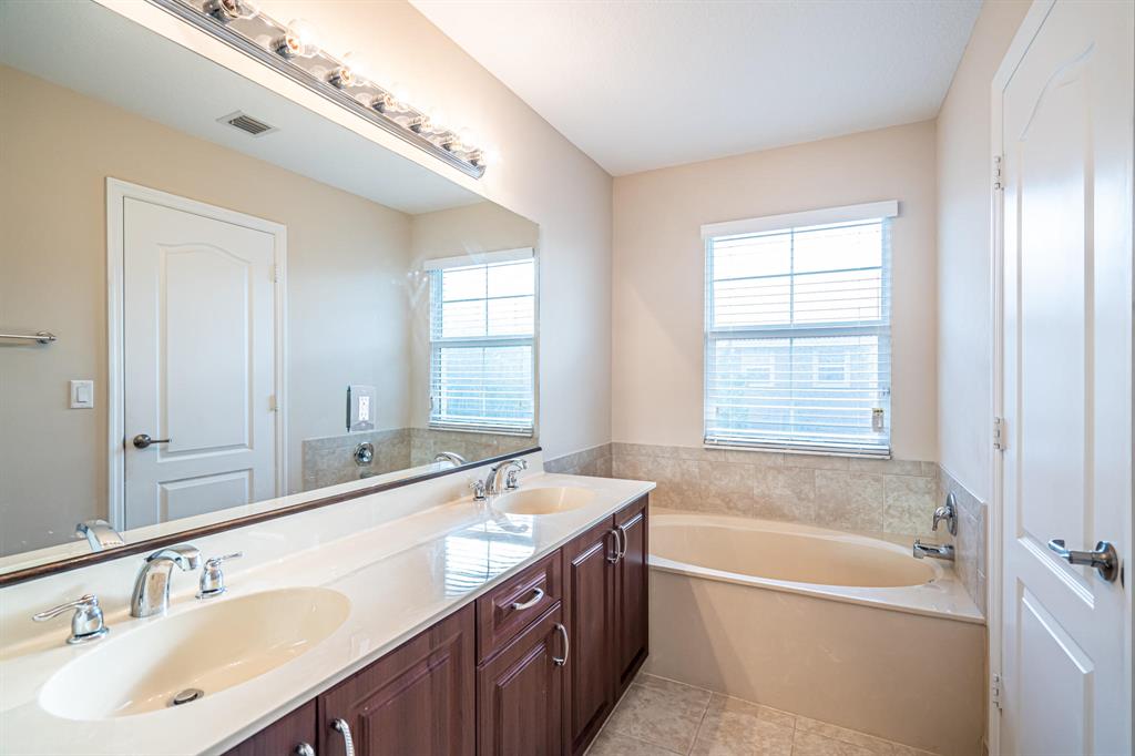 COLONY RESERVE - Residential Lease