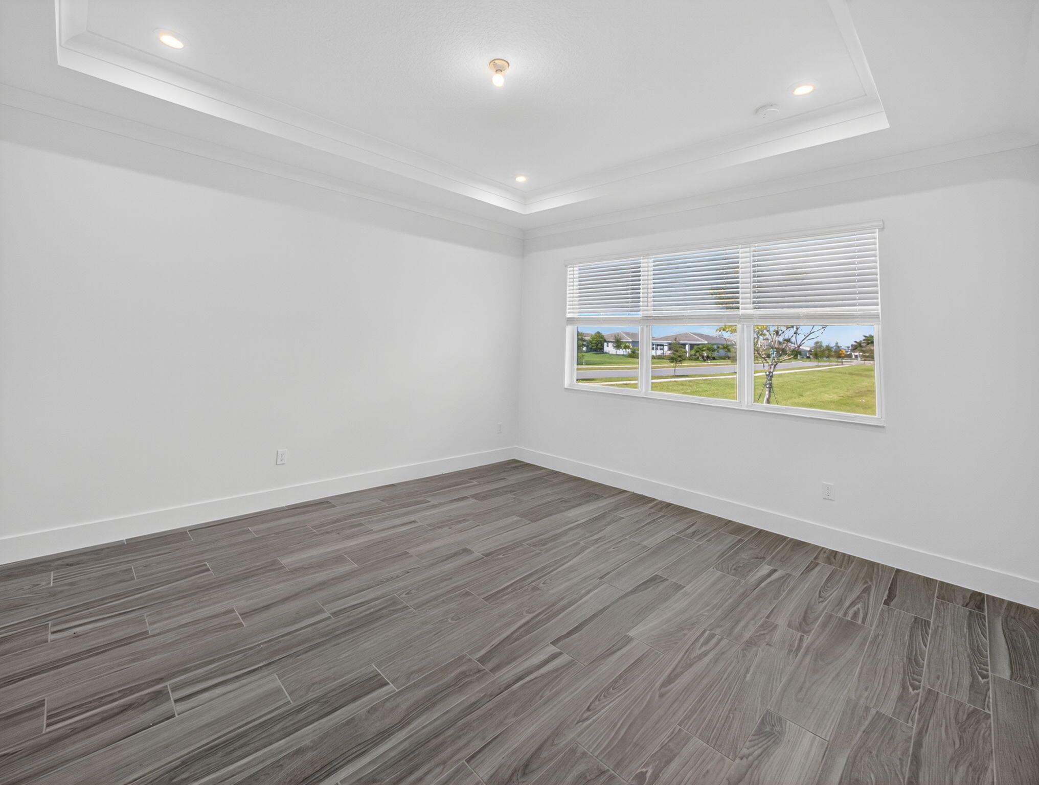 TELARO AT SOUTHERN GROVE - Residential