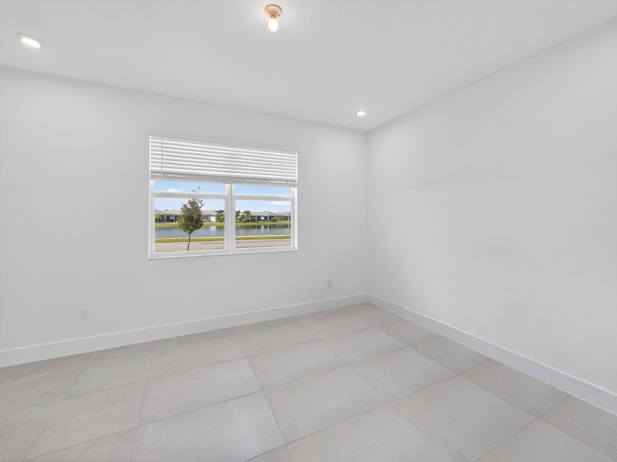TELARO AT SOUTHERN GROVE - Residential
