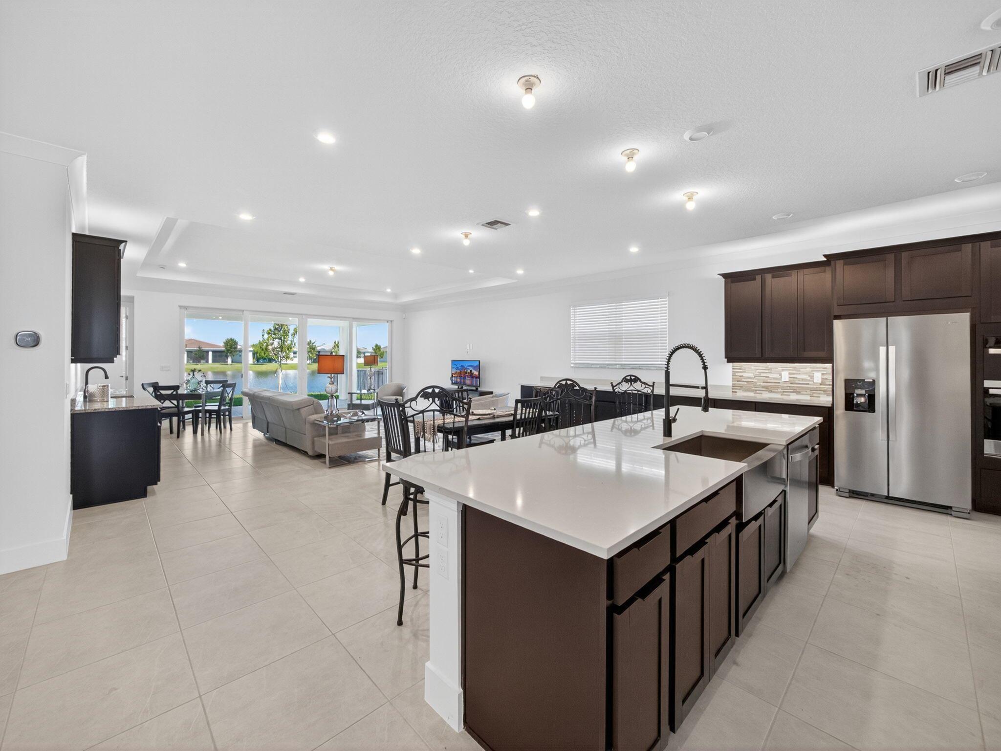 TELARO AT SOUTHERN GROVE - Residential