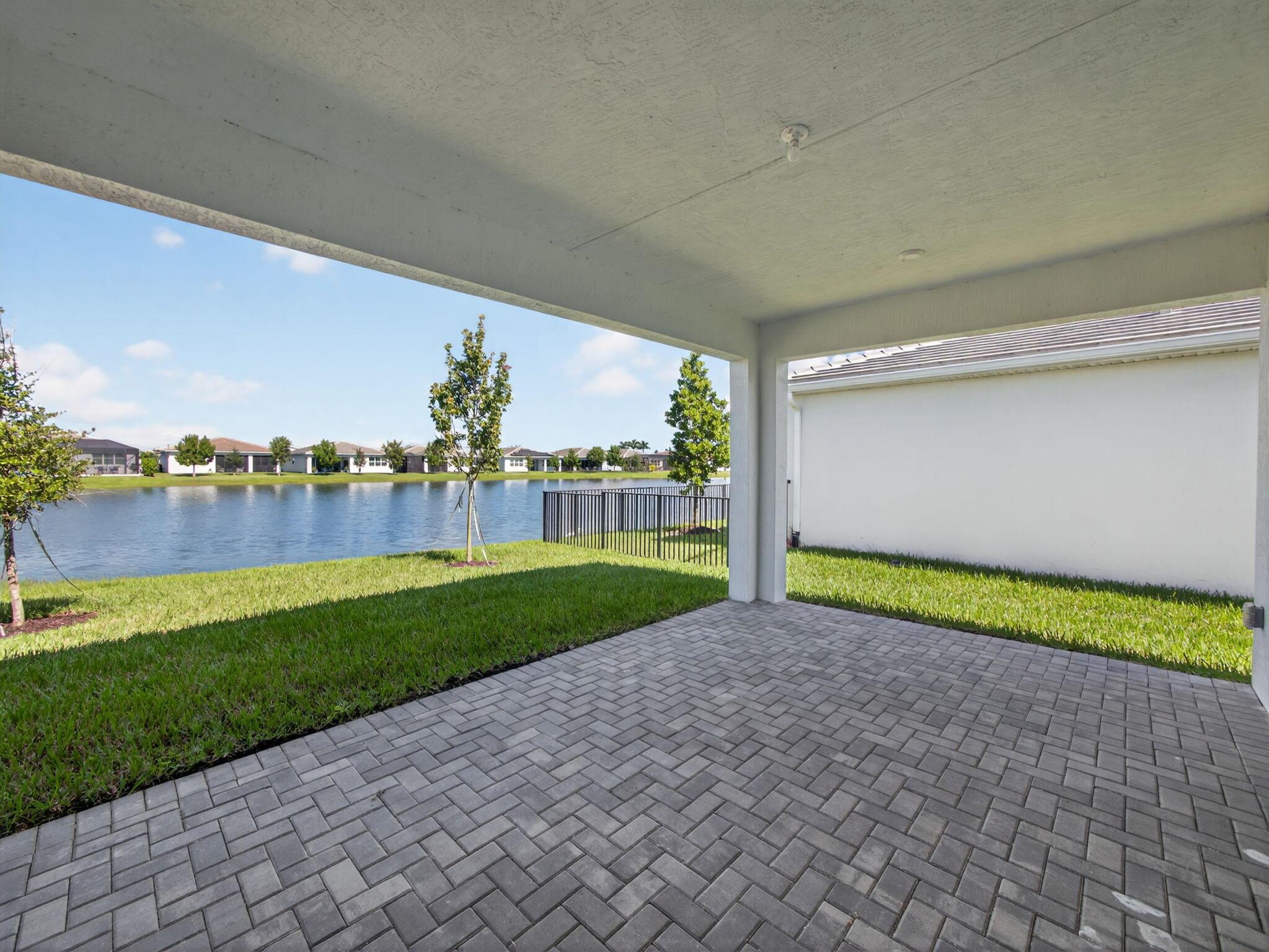 TELARO AT SOUTHERN GROVE - Residential