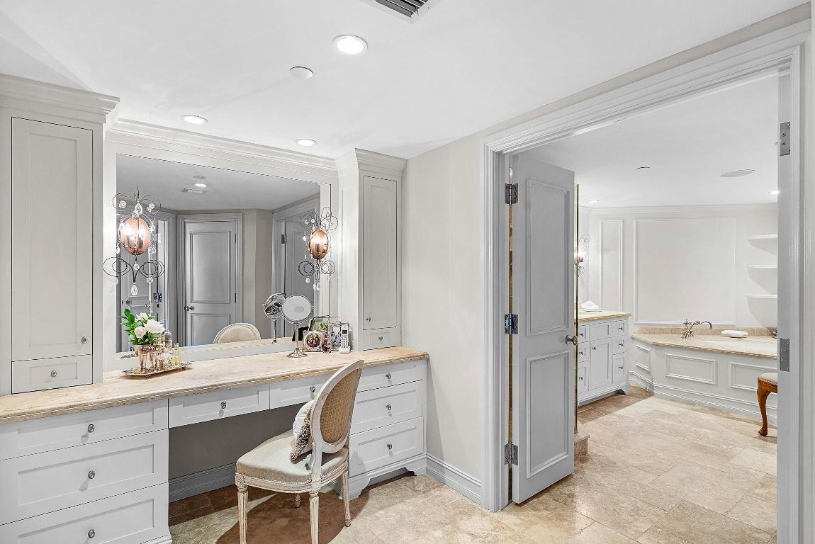 PALM BEACH HAMPTON CONDO - Residential