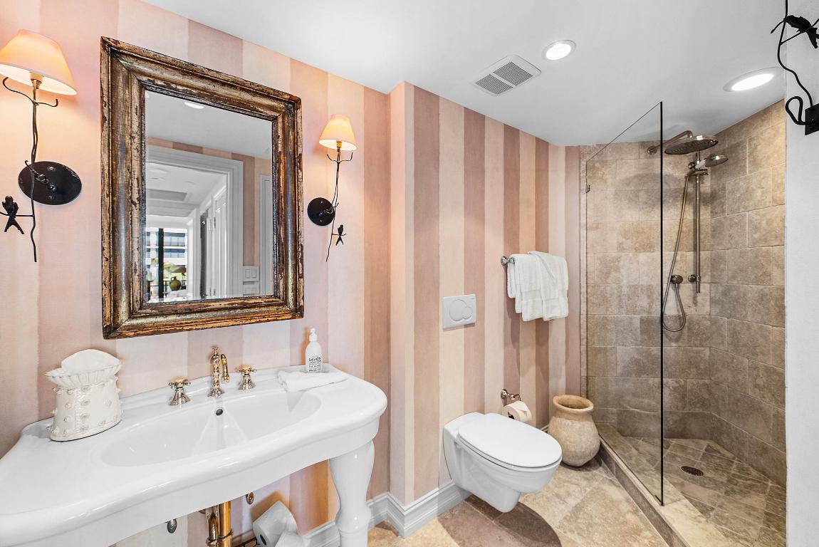 PALM BEACH HAMPTON CONDO - Residential