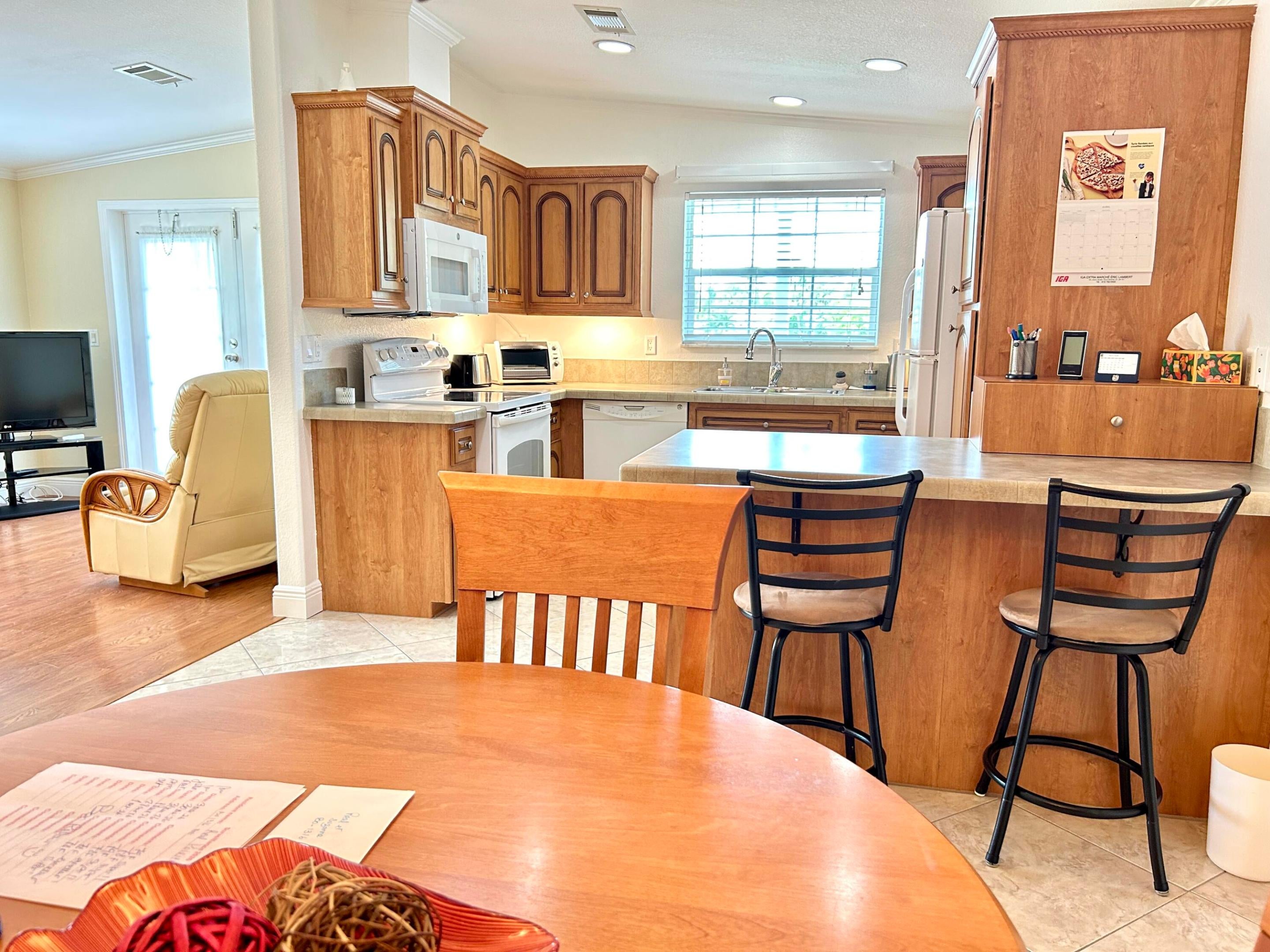 1316 W BOUGAINVILLEA Drive
