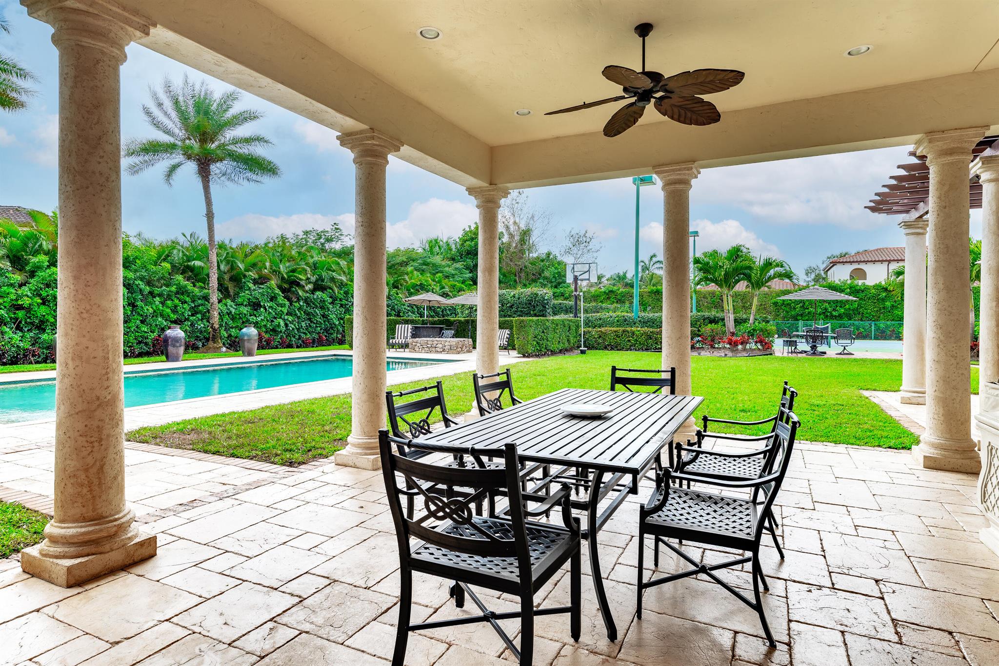 BONIELLOS ACRES - Residential