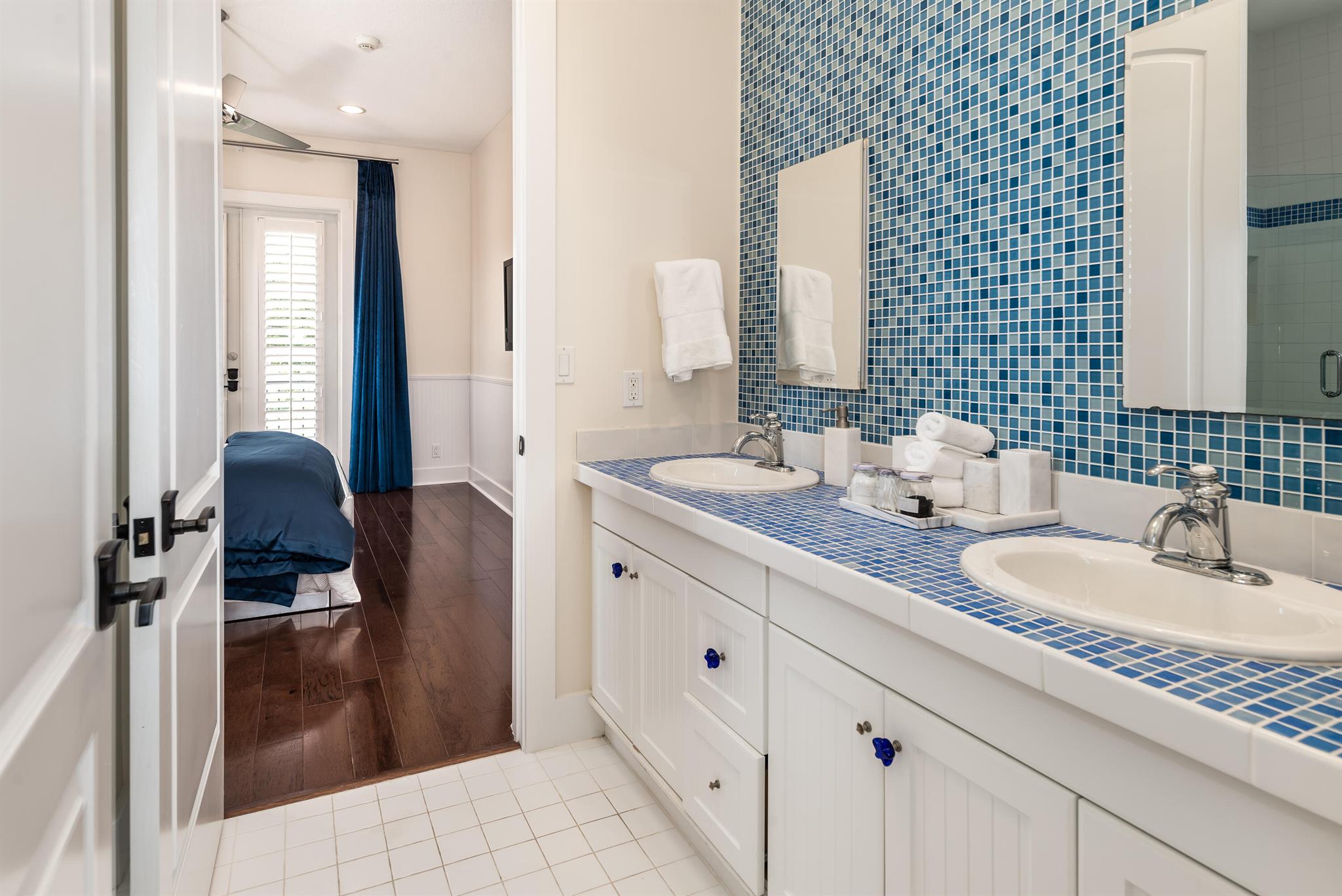 BONIELLOS ACRES - Residential