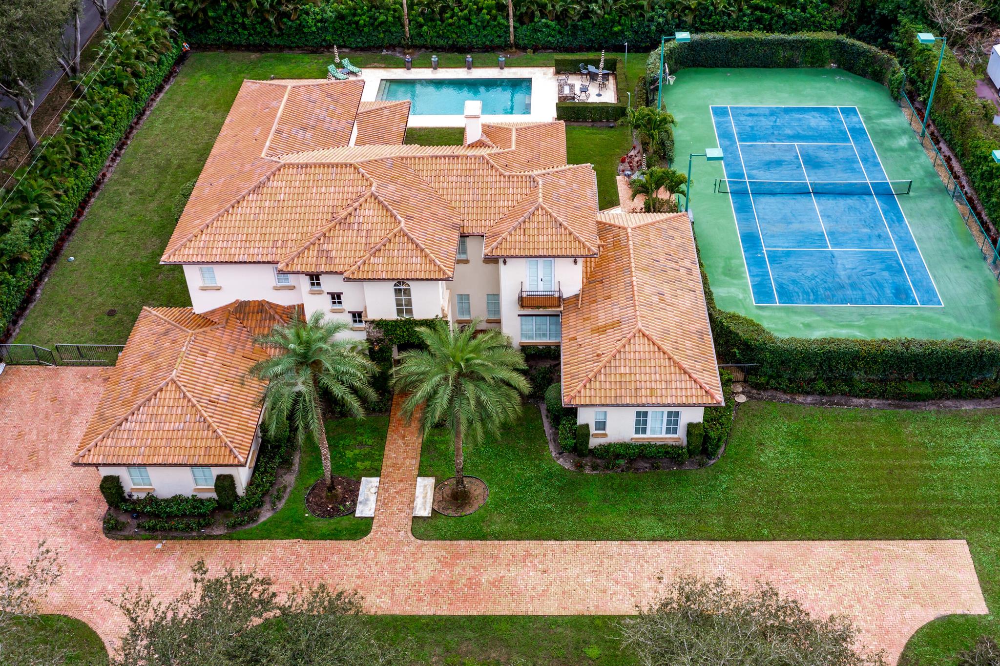 BONIELLOS ACRES - Residential