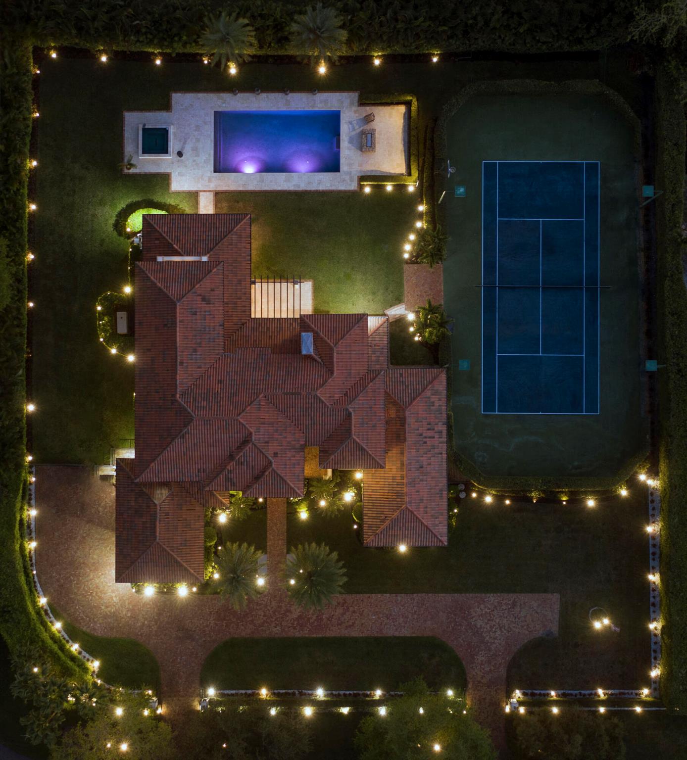 BONIELLOS ACRES - Residential