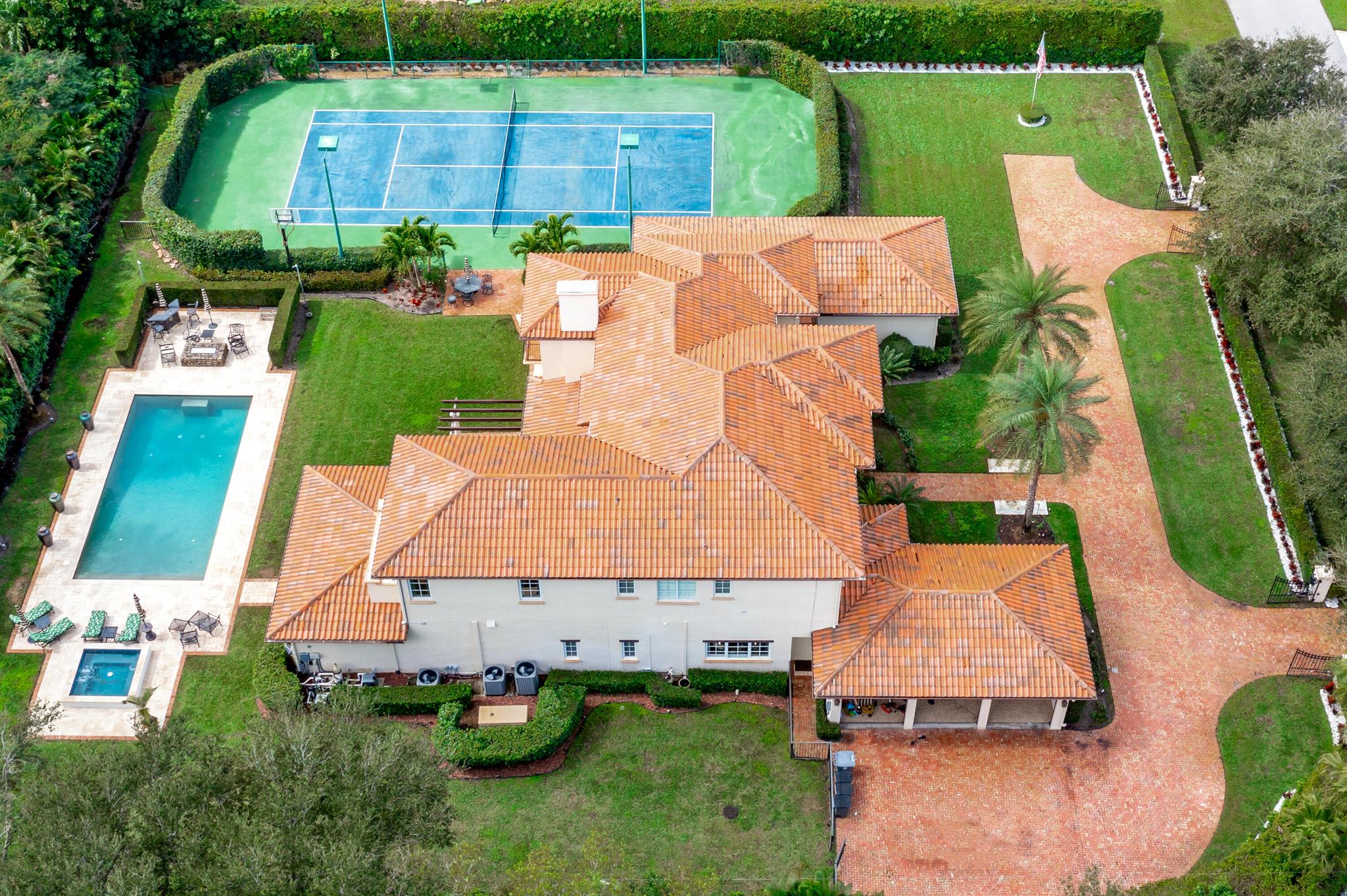 BONIELLOS ACRES - Residential