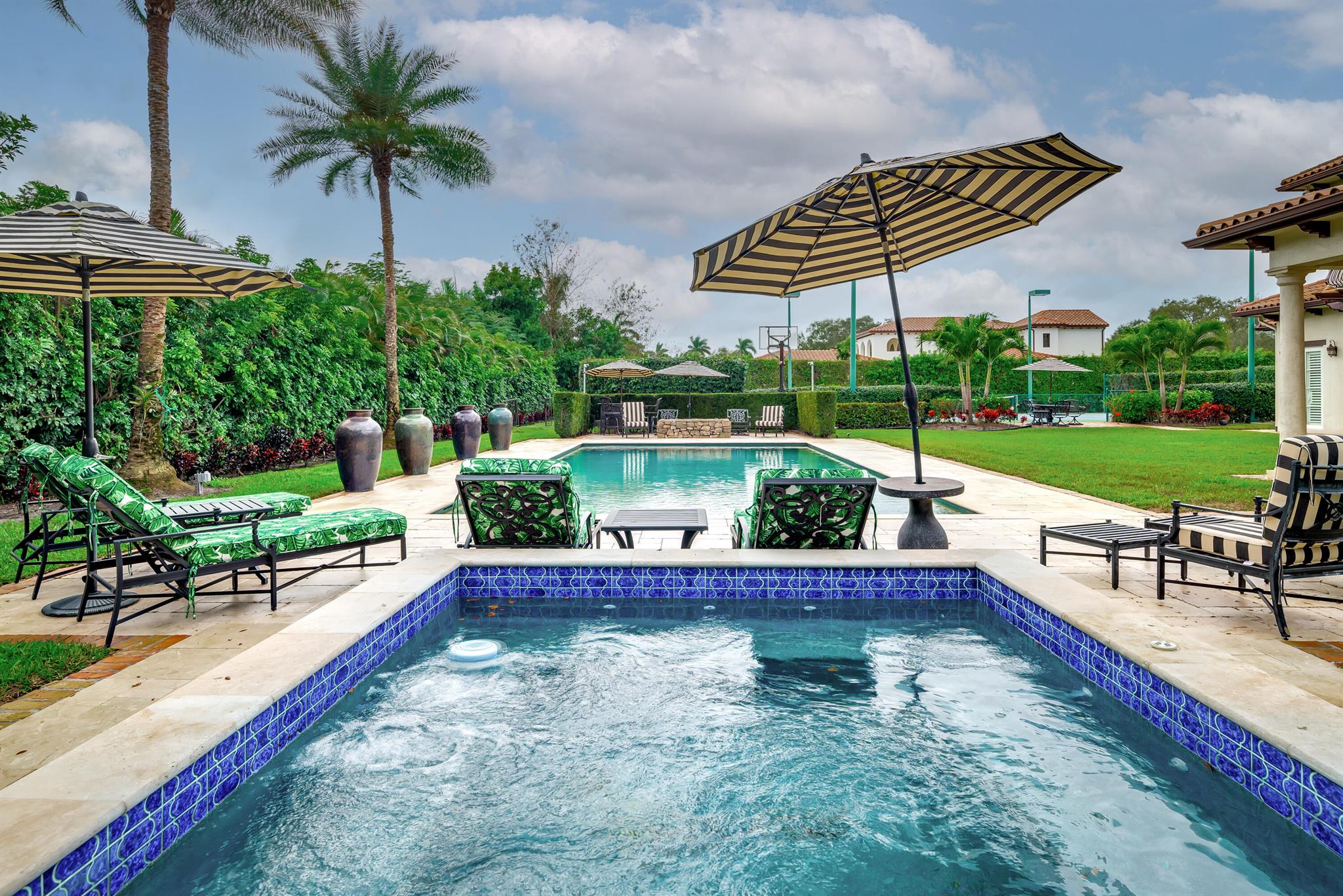 BONIELLOS ACRES - Residential