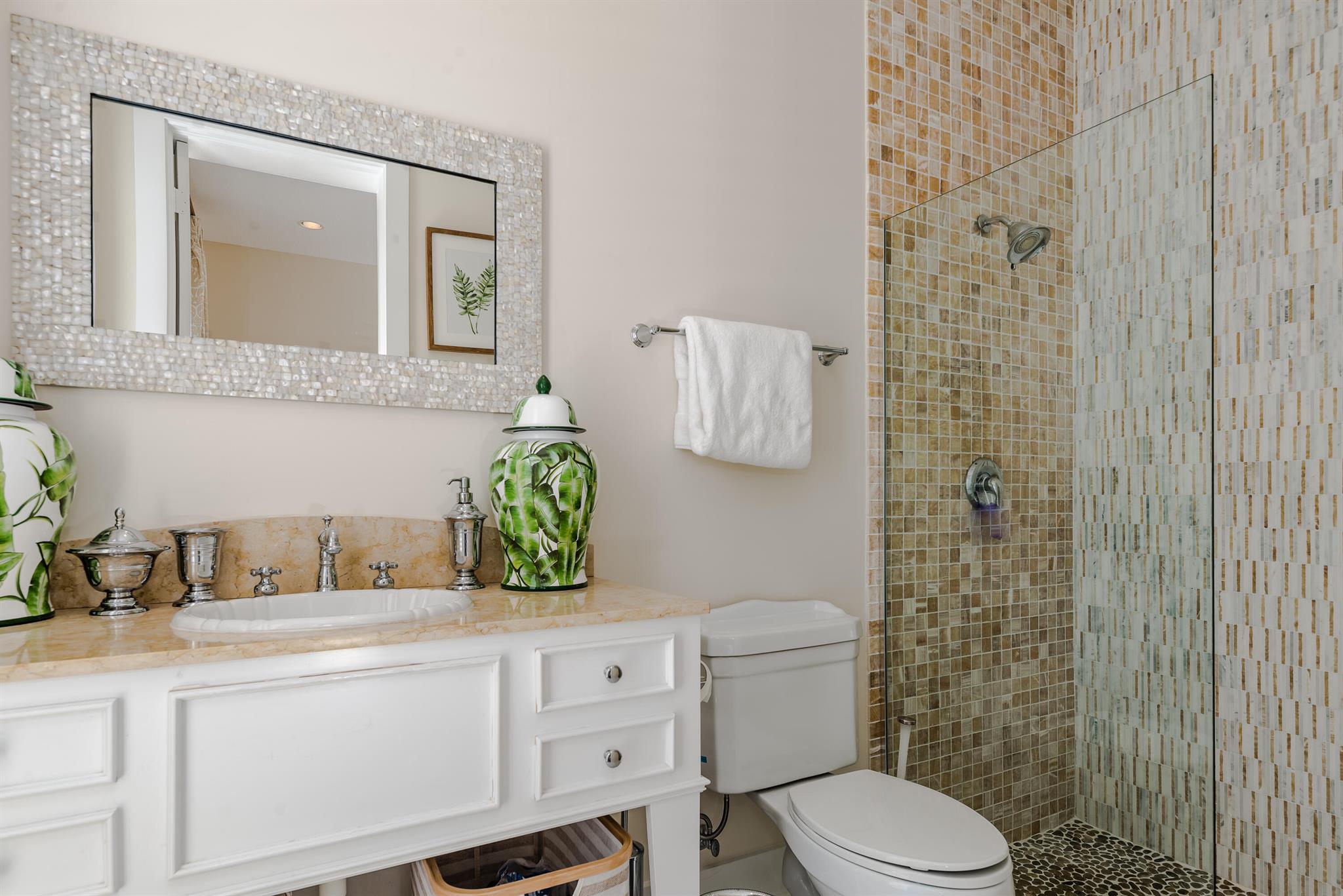 BONIELLOS ACRES - Residential