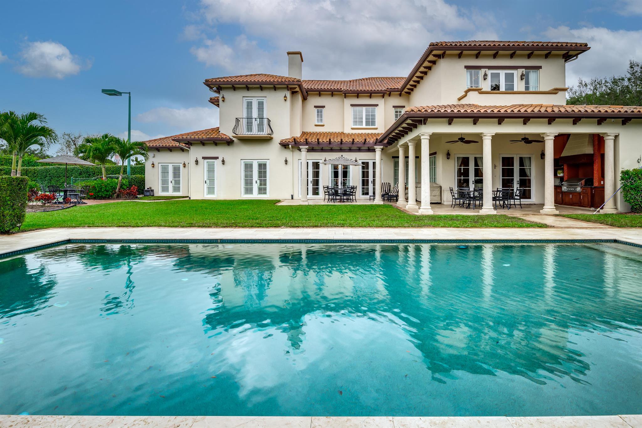 BONIELLOS ACRES - Residential