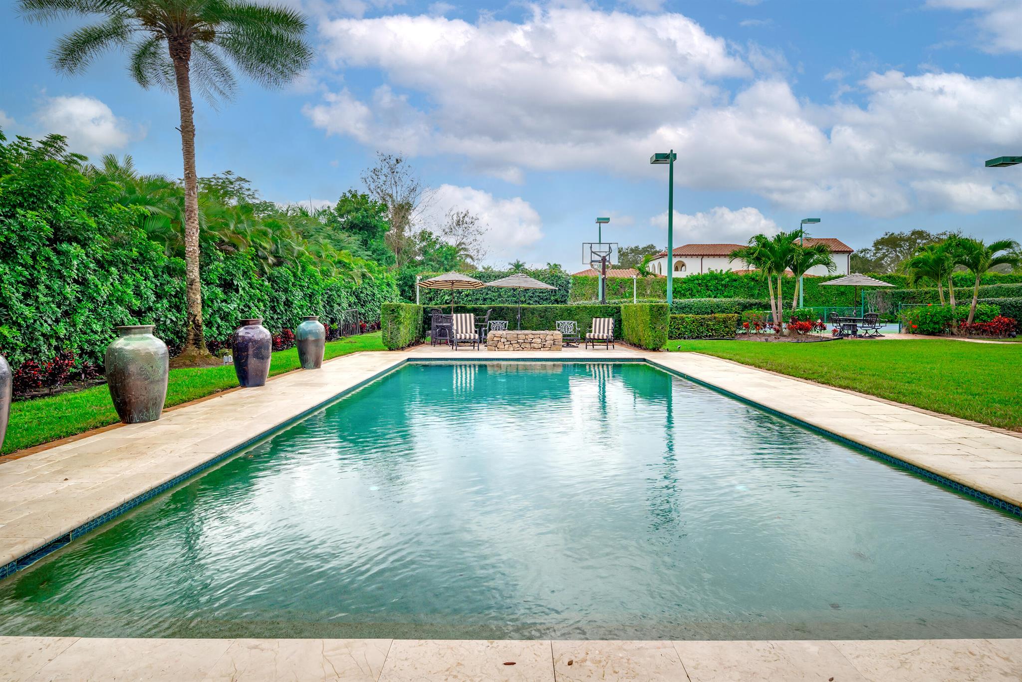 BONIELLOS ACRES - Residential