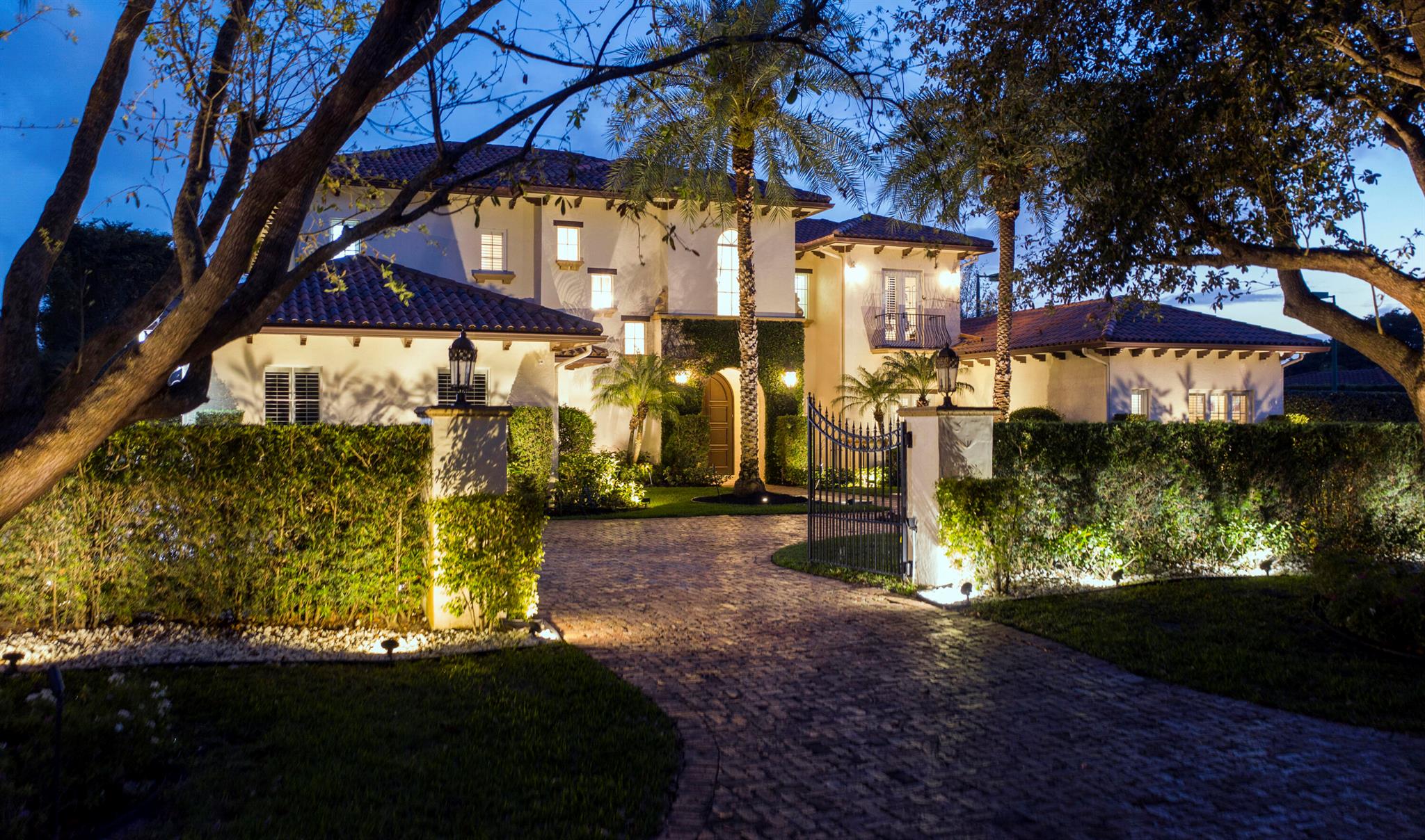 BONIELLOS ACRES - Residential