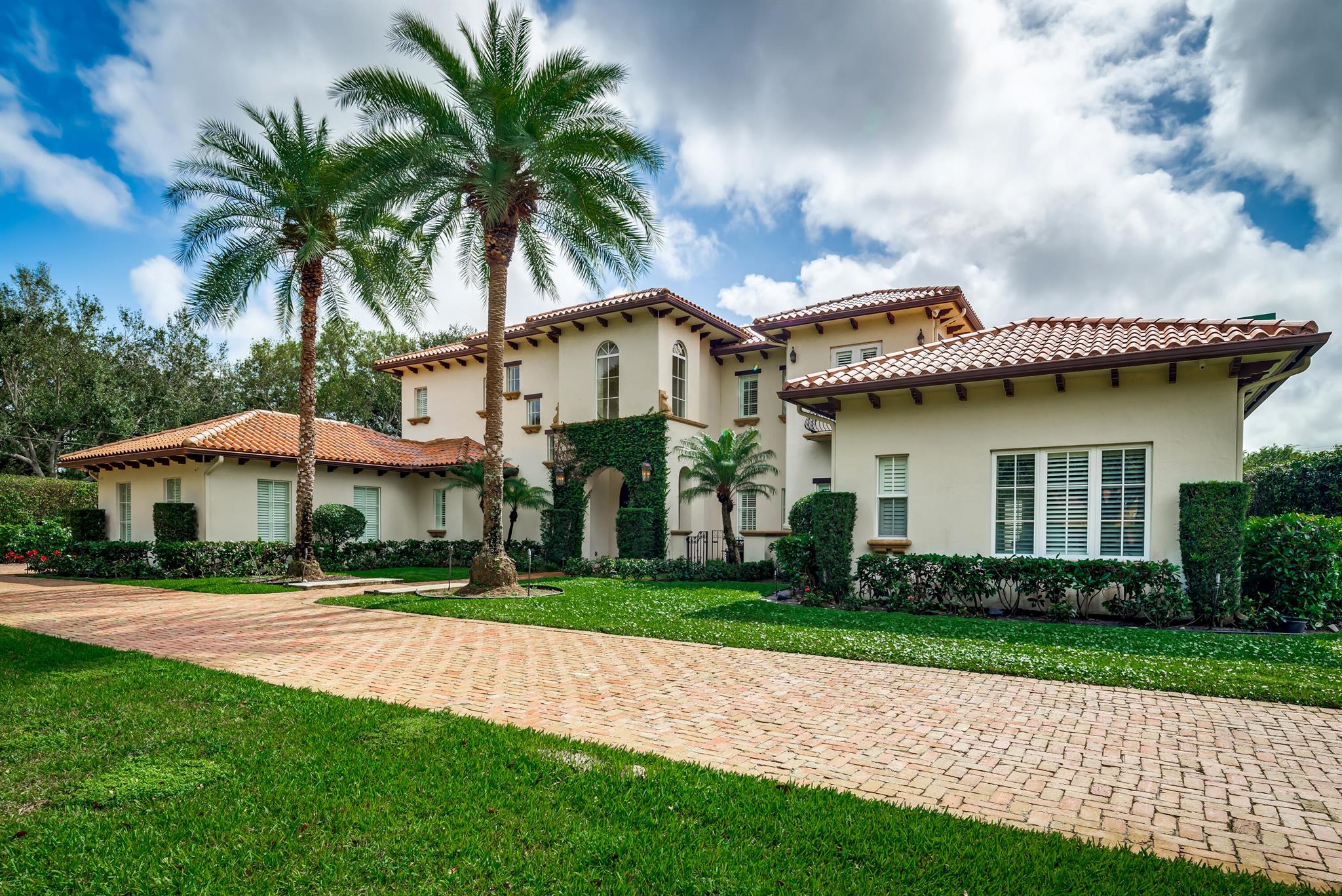 BONIELLOS ACRES - Residential