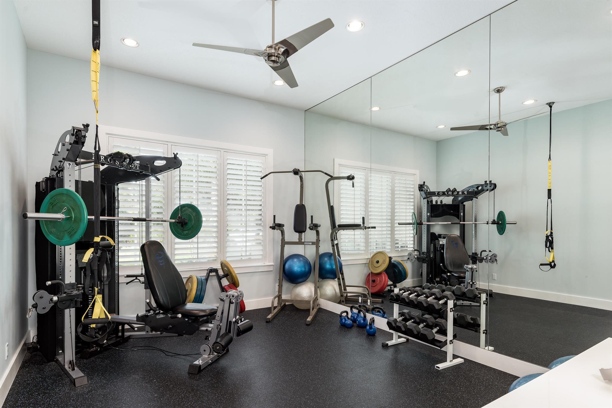 BONIELLOS ACRES - Residential