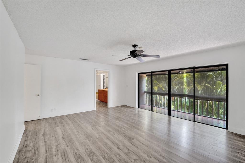 TOWNHOUSES OF EMERALD HIL - Residential Lease
