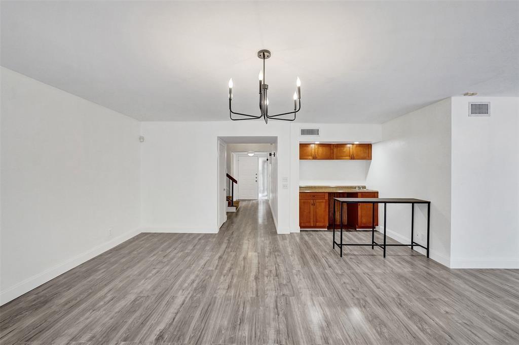 TOWNHOUSES OF EMERALD HIL - Residential Lease