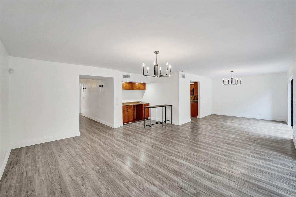 TOWNHOUSES OF EMERALD HIL - Residential Lease