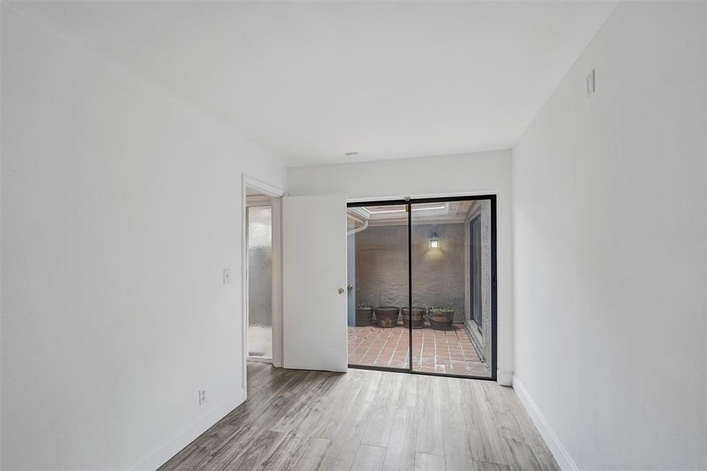TOWNHOUSES OF EMERALD HIL - Residential Lease