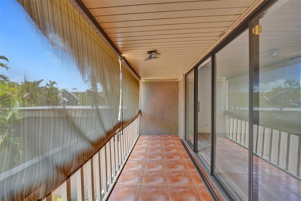 TOWNHOUSES OF EMERALD HIL - Residential Lease