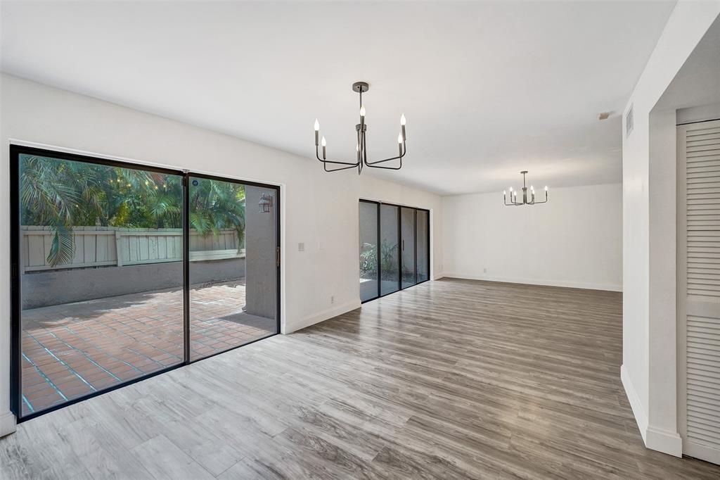 TOWNHOUSES OF EMERALD HIL - Residential Lease