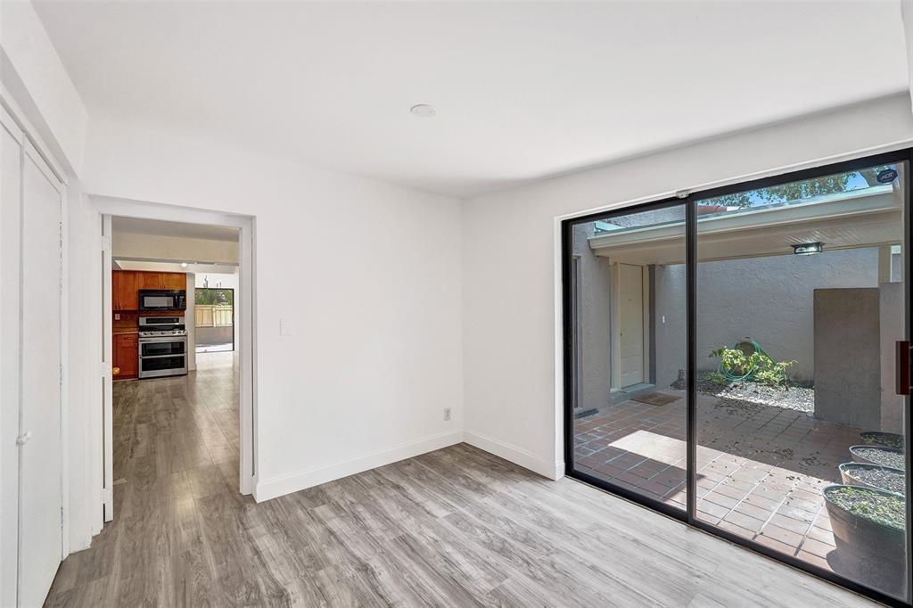 TOWNHOUSES OF EMERALD HIL - Residential Lease