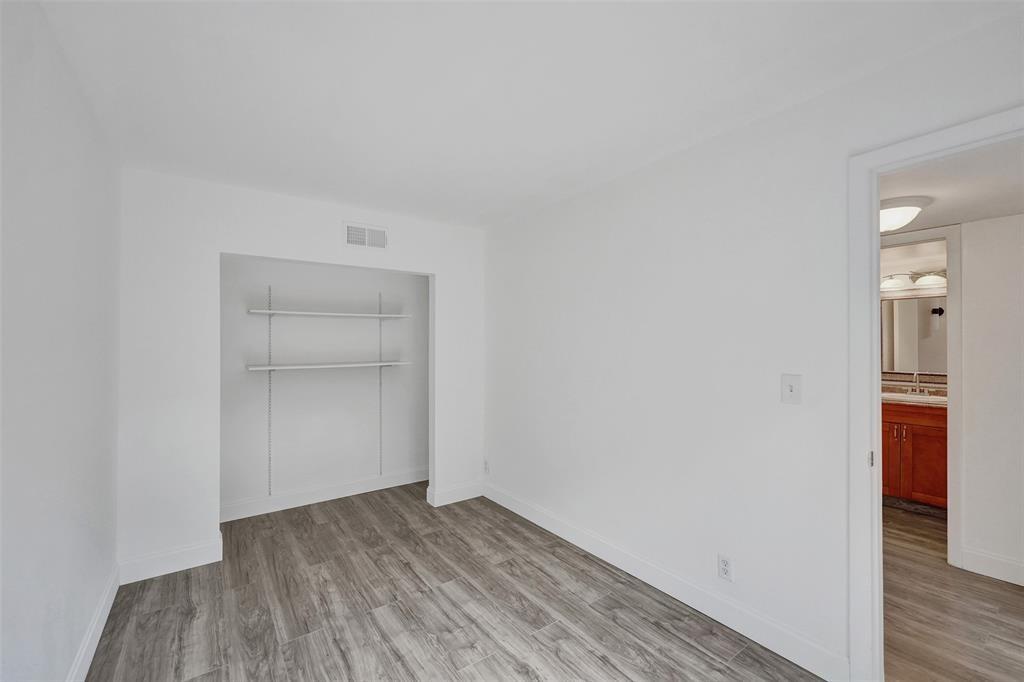 TOWNHOUSES OF EMERALD HIL - Residential Lease