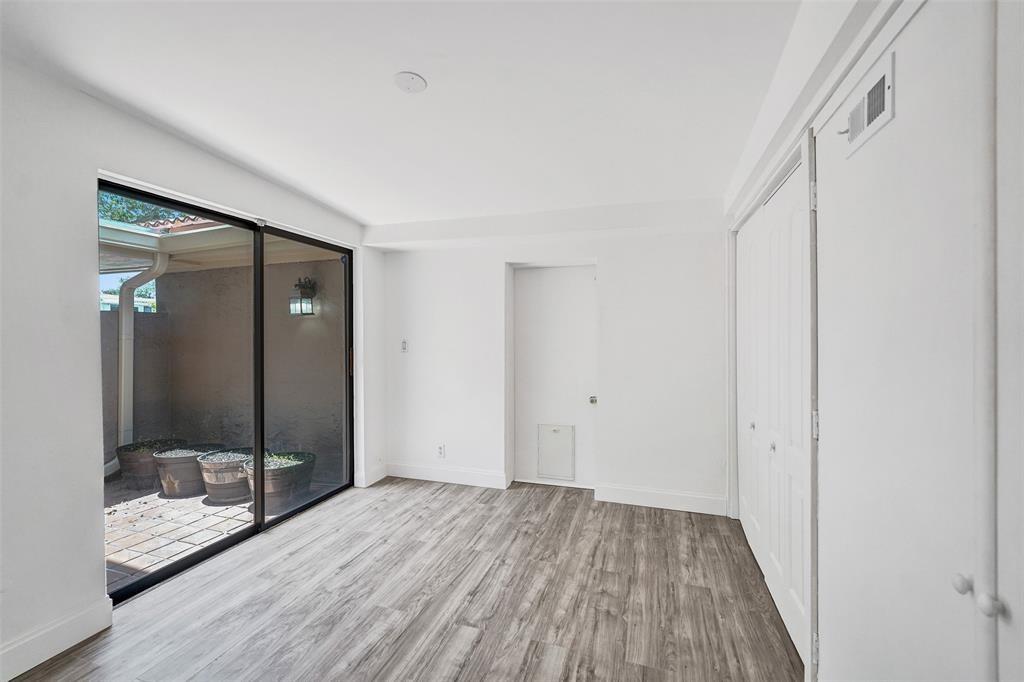 TOWNHOUSES OF EMERALD HIL - Residential Lease