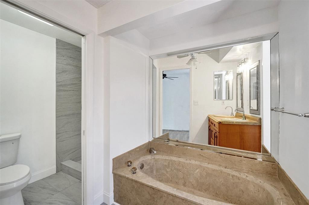 TOWNHOUSES OF EMERALD HIL - Residential Lease