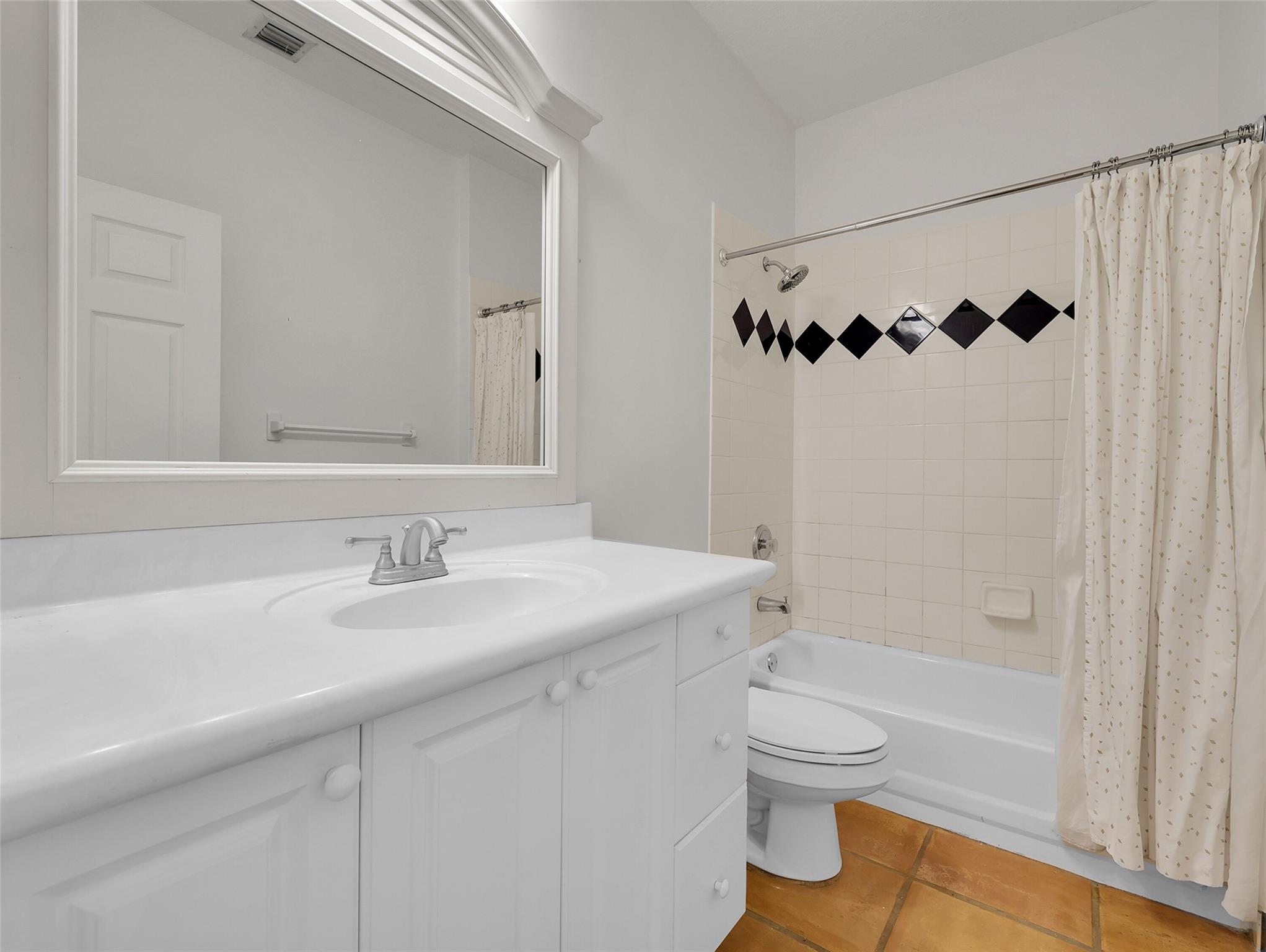 Royal Land Amd 132-20 B - Residential