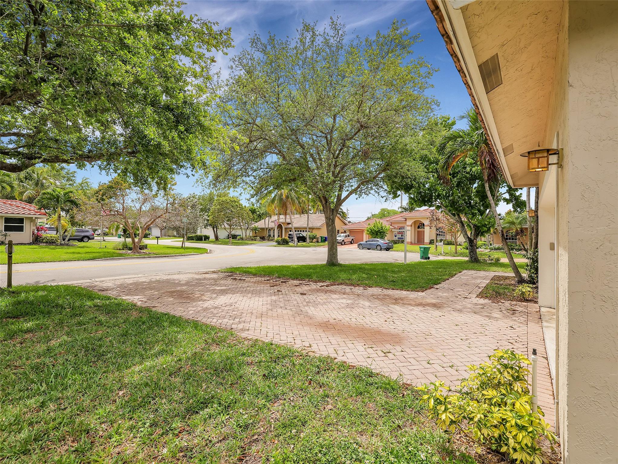 Royal Land Amd 132-20 B - Residential