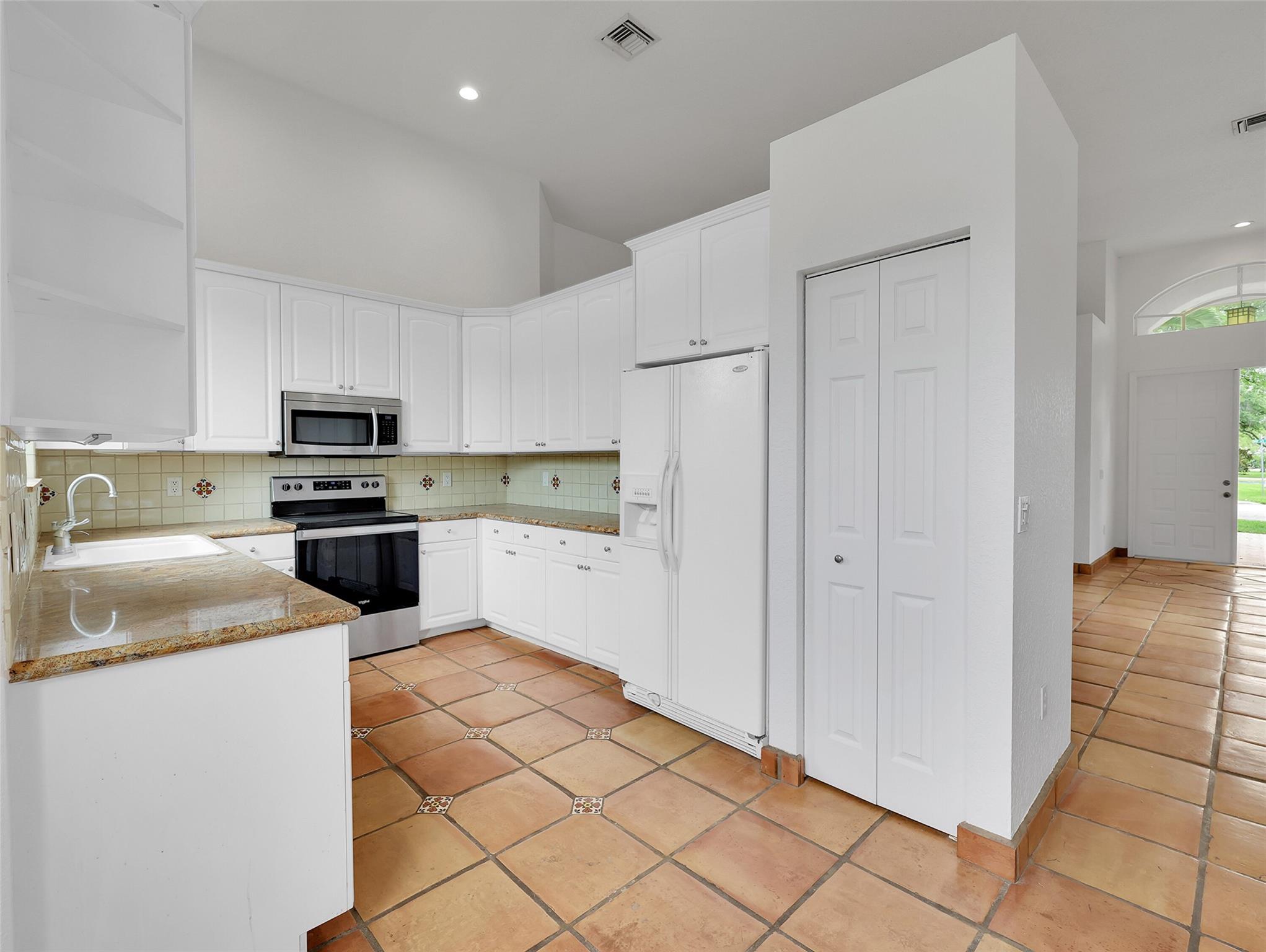 Royal Land Amd 132-20 B - Residential