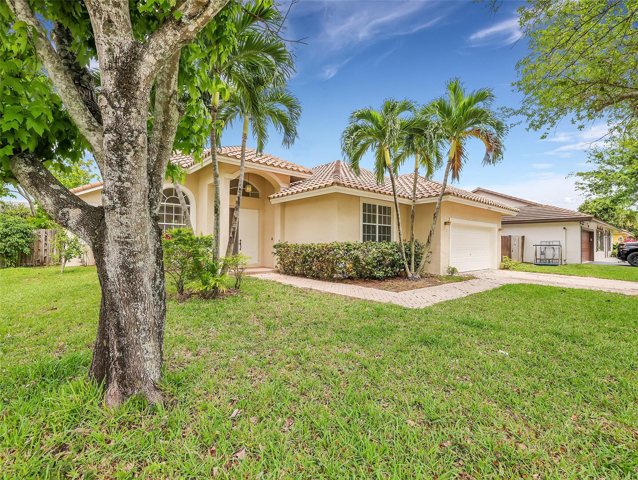 Royal Land Amd 132-20 B - Residential