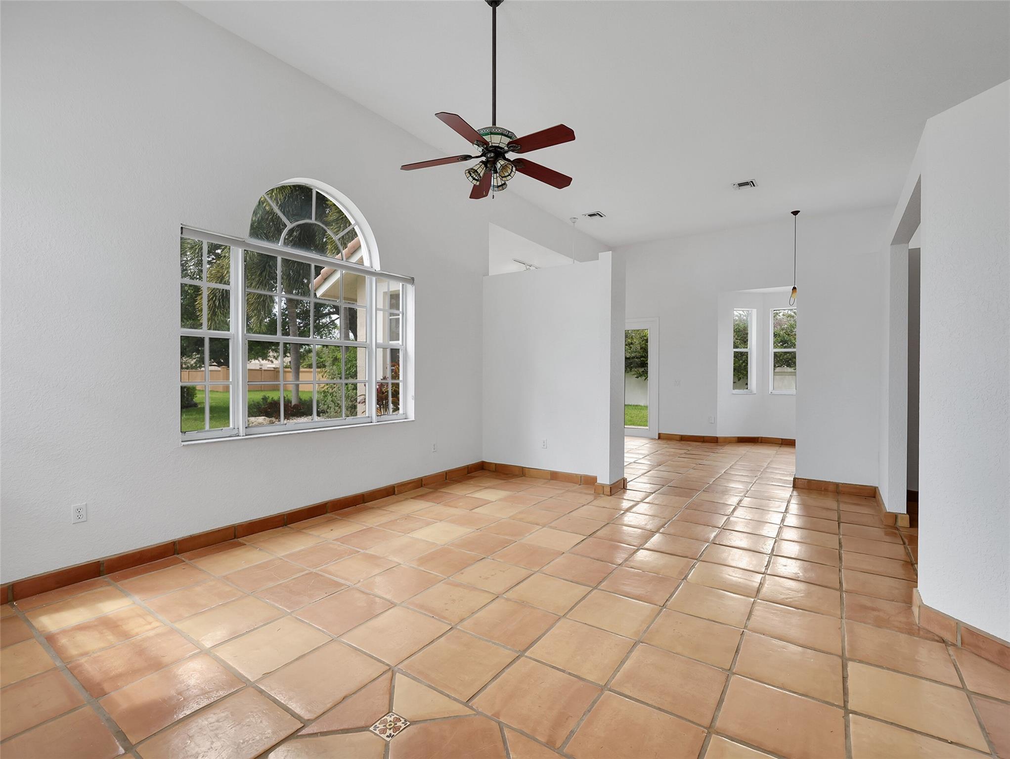 Royal Land Amd 132-20 B - Residential