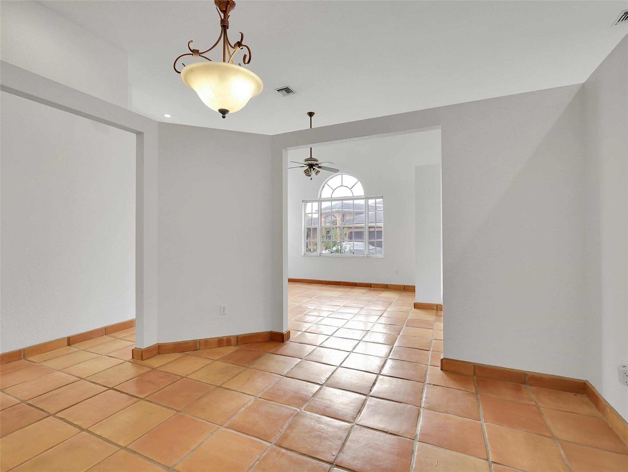 Royal Land Amd 132-20 B - Residential
