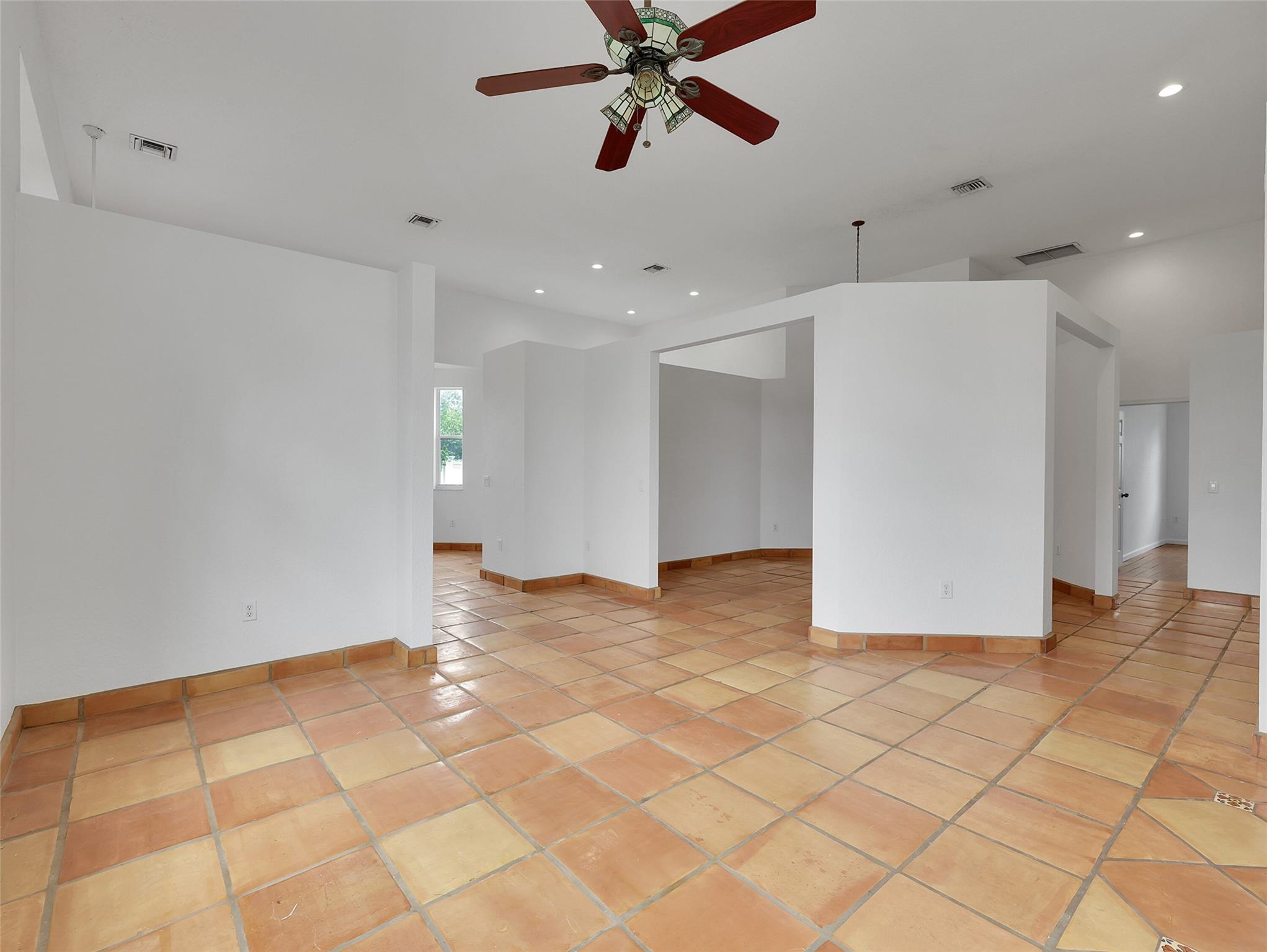 Royal Land Amd 132-20 B - Residential