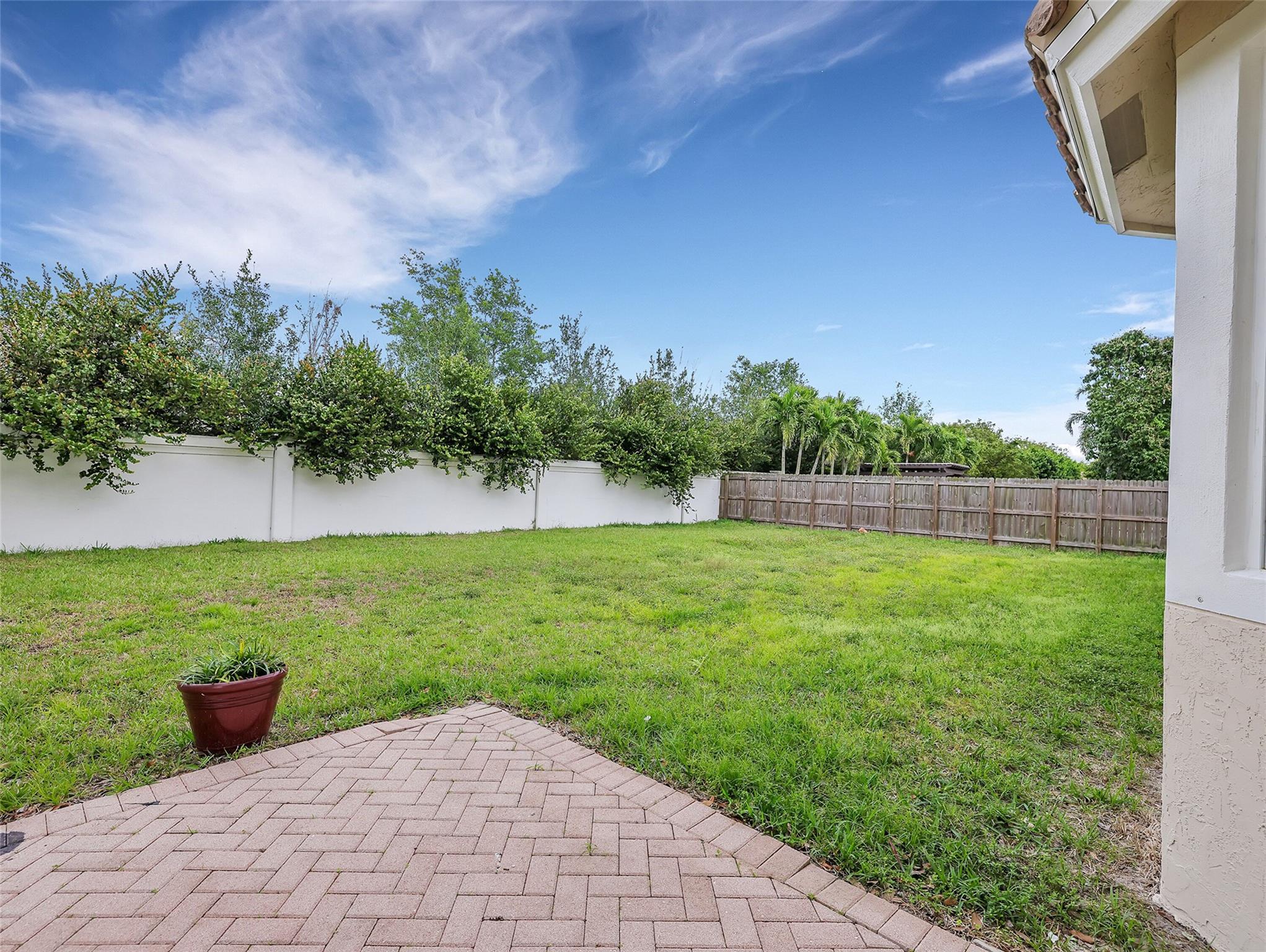 Royal Land Amd 132-20 B - Residential