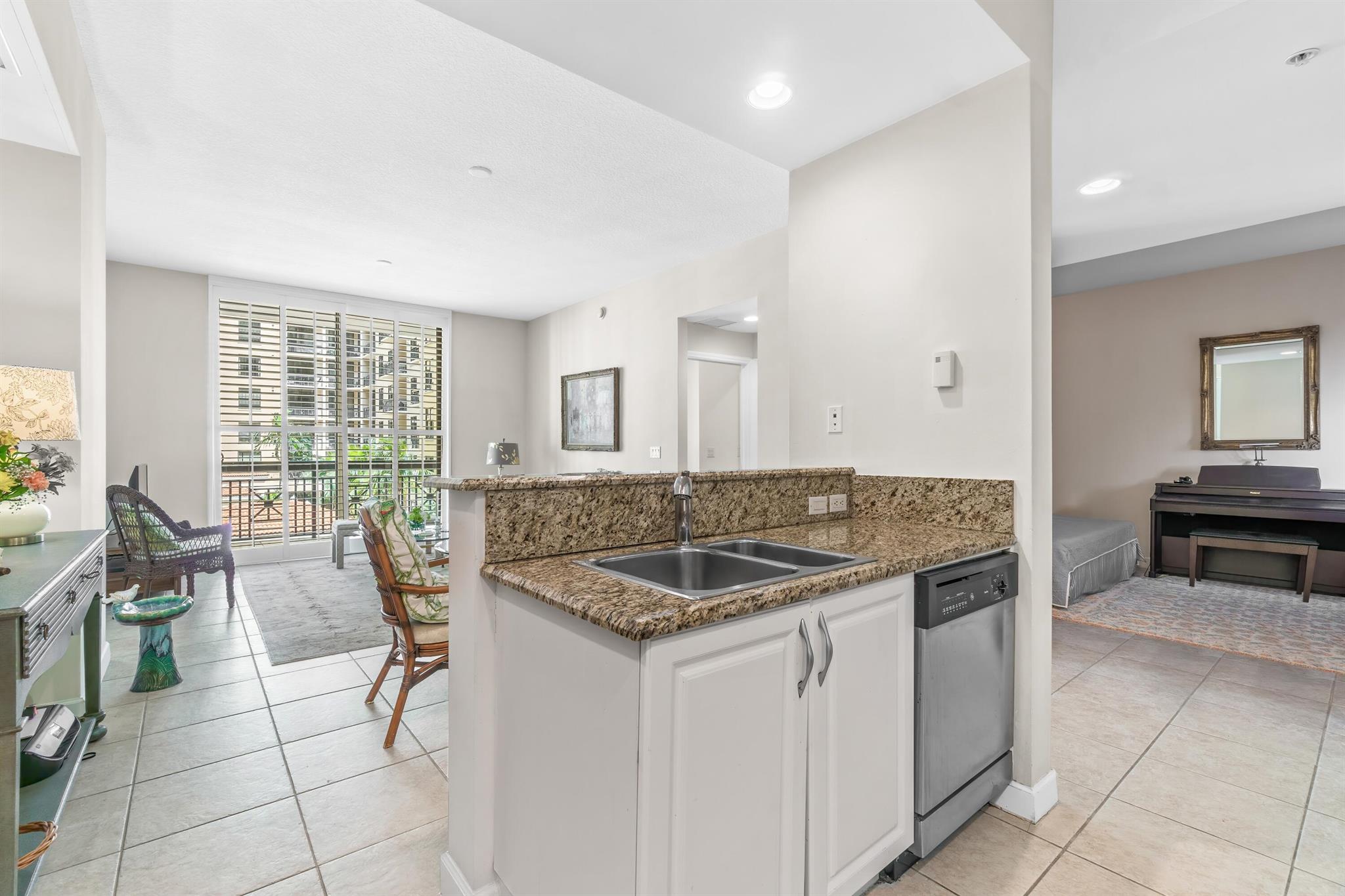 ONE CITY PLAZA CONDO - Residential Lease