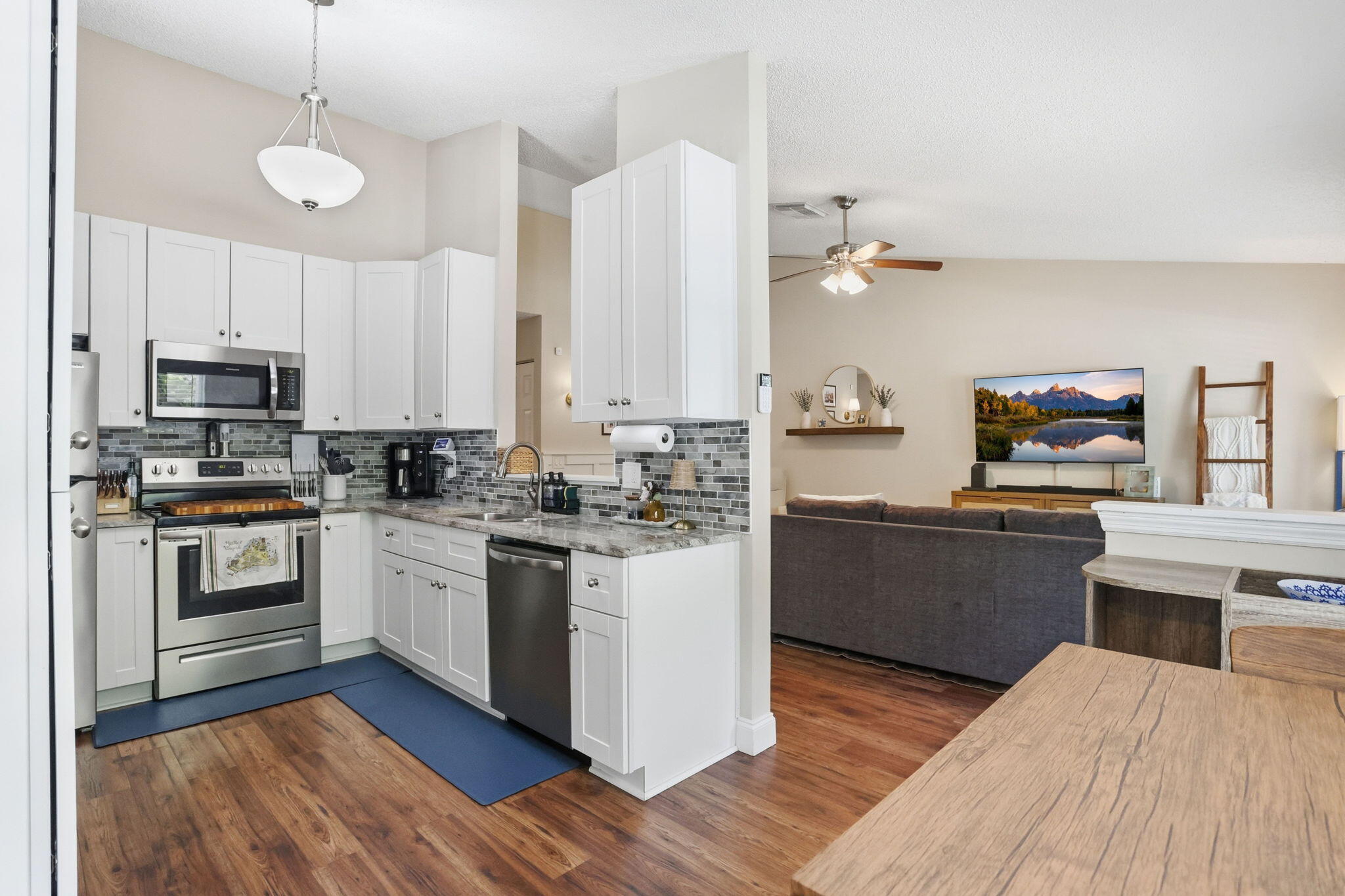 COUNTERPOINT ESTATES 13 - Residential